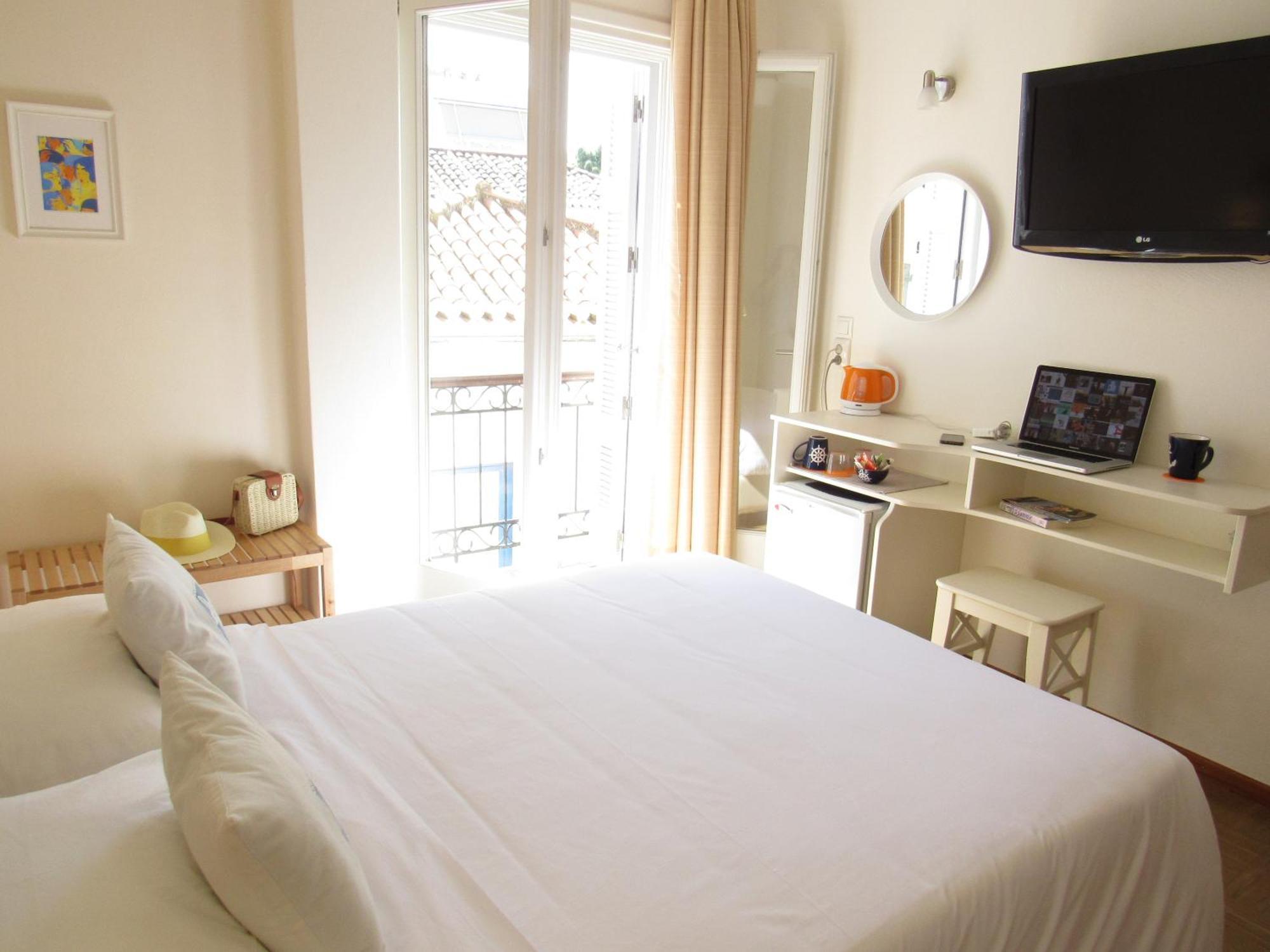 Alexandris Hotel Spétses Værelse billede