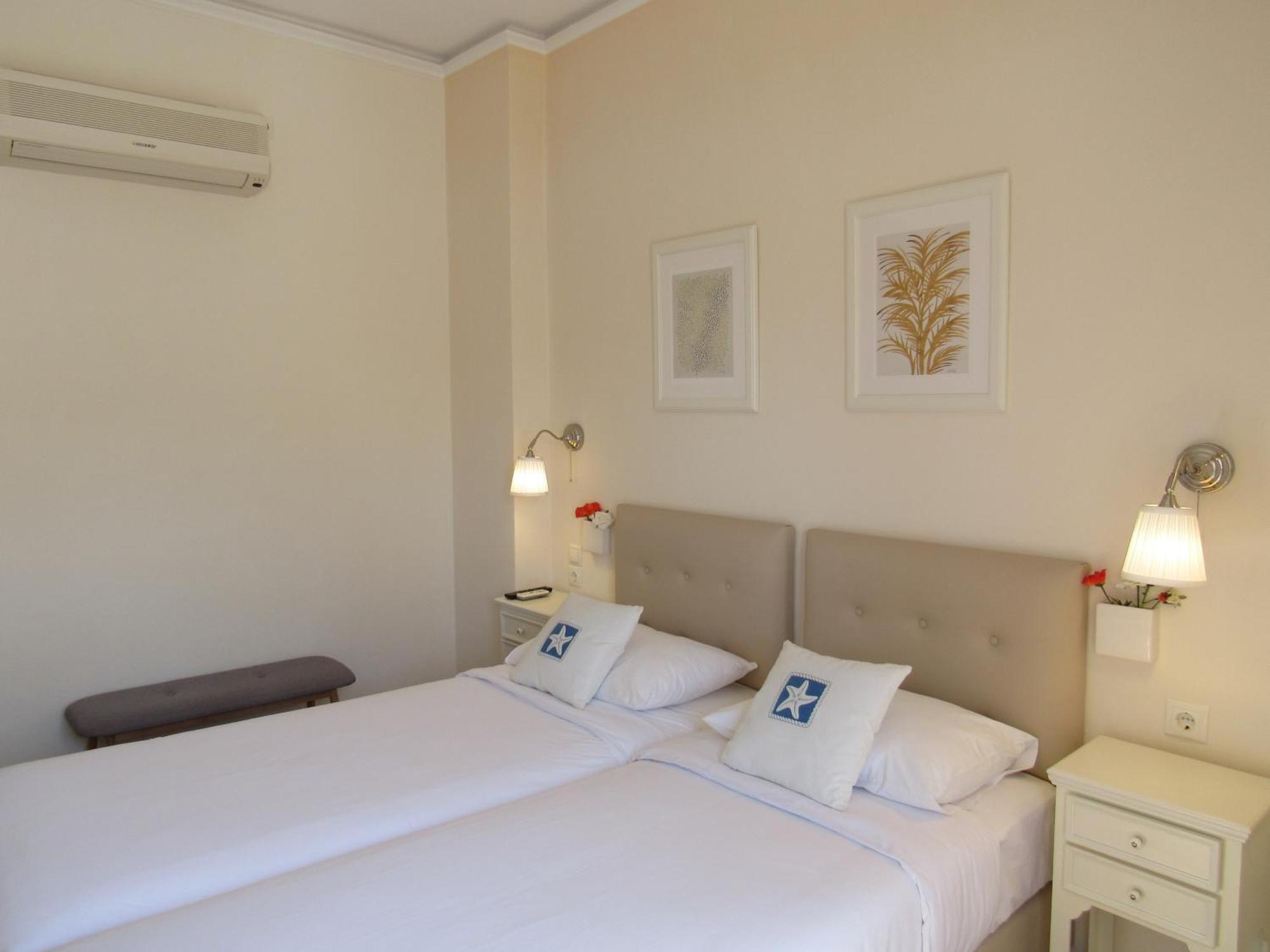Alexandris Hotel Spétses Værelse billede
